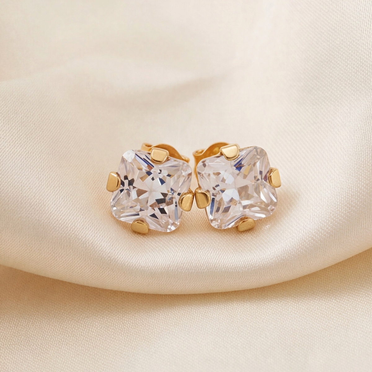 18K Gold Plated Diamond Point Earring 131